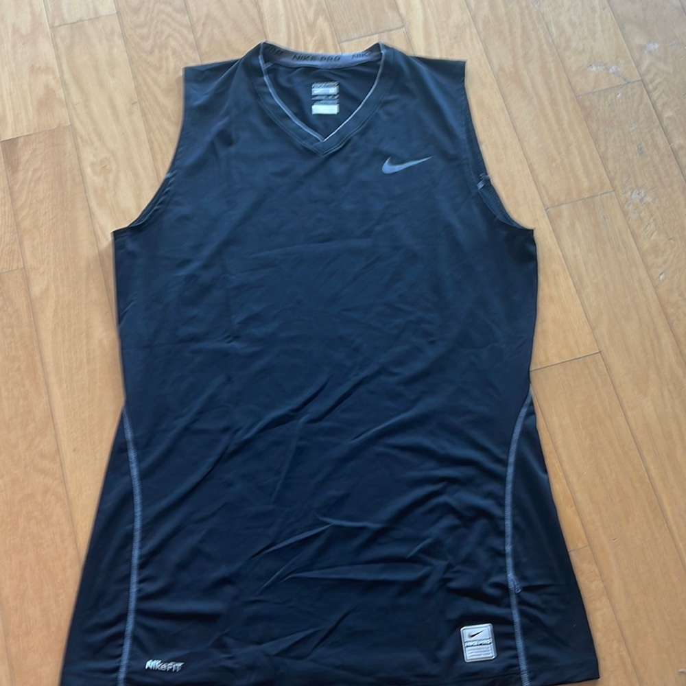 Nike pro tee shirt. Size M